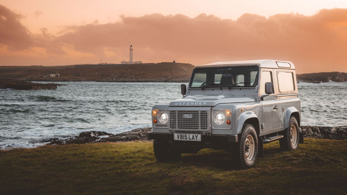 Programa de veículos antigos da Land Rover reedita o Defender Works V8 Islay