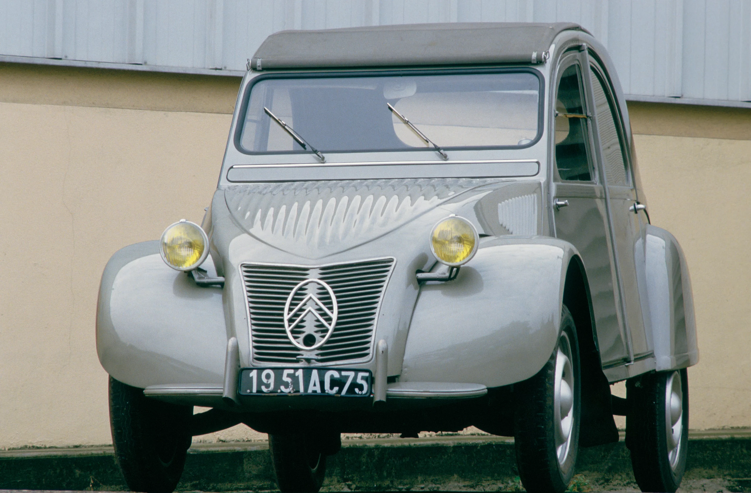 2 CV 1