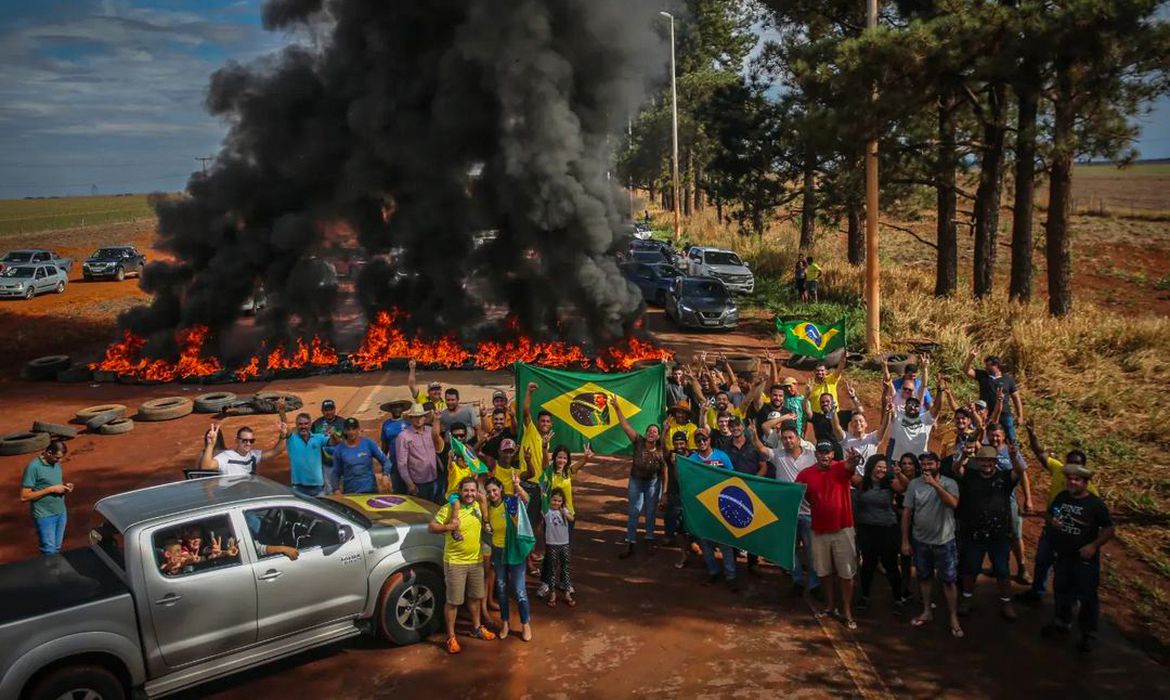 Anti democraticos 1