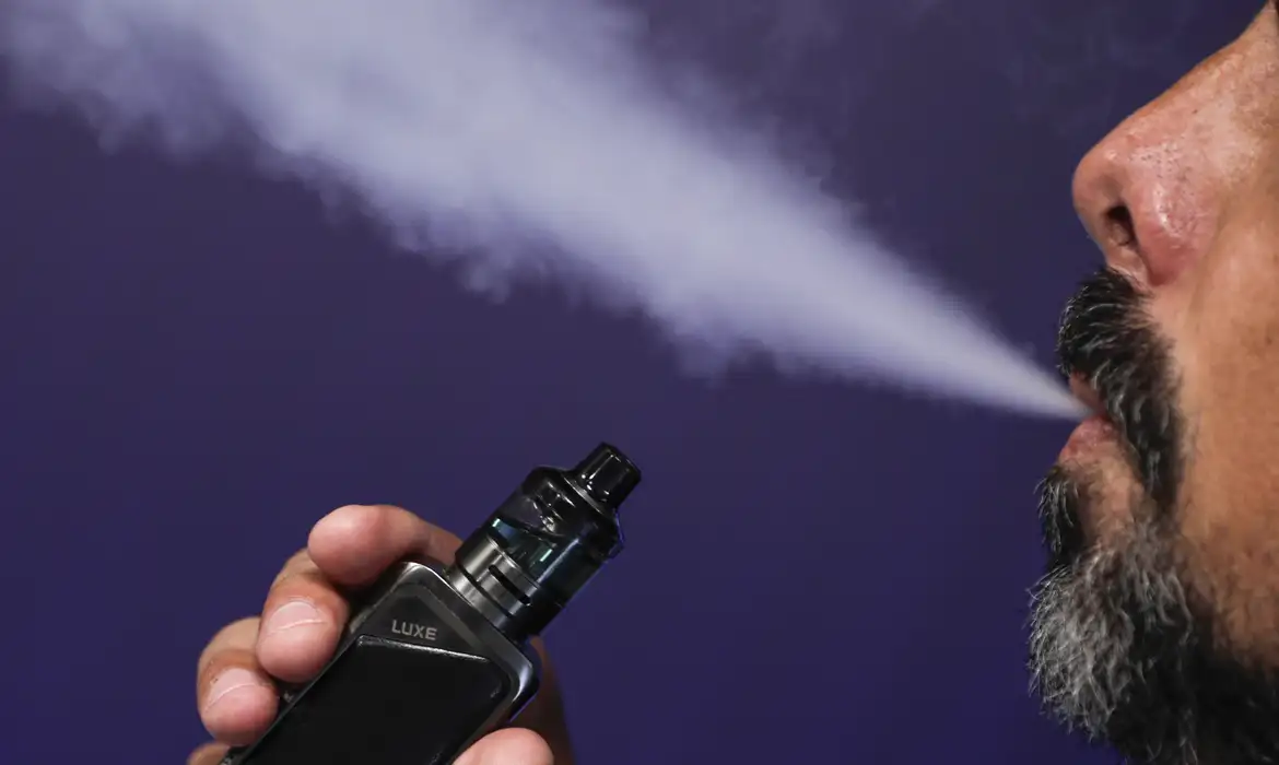 Inca e Fiocruz vão produzir dados científicos sobre cigarro eletrônico