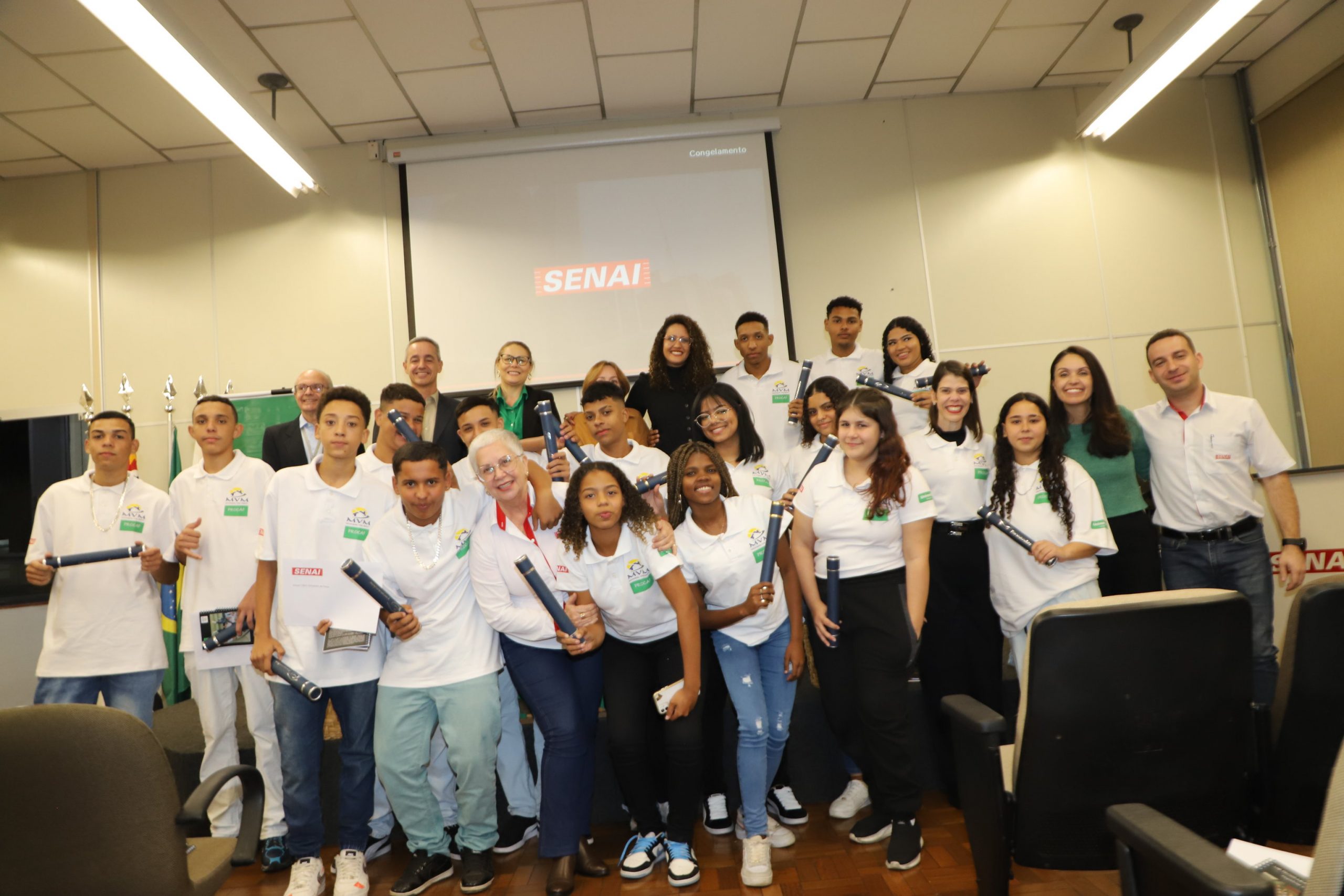 Programa profissionaliza adolescentes retirados do trabalho infantil