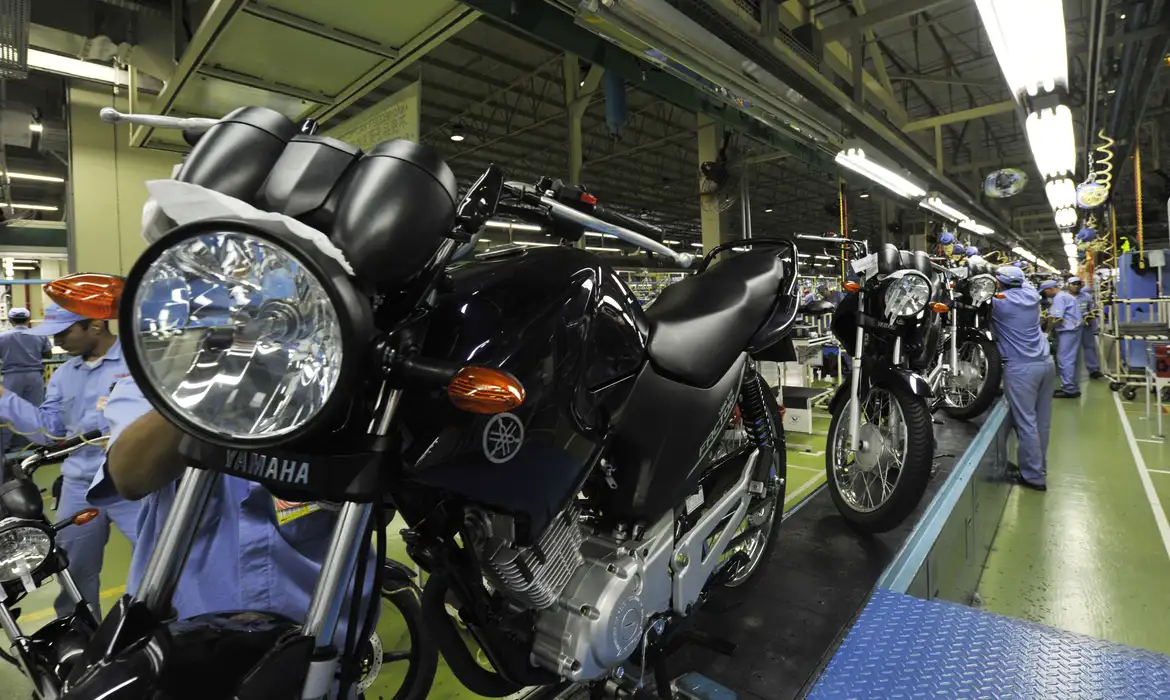 Motos
