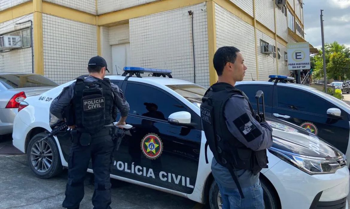 POLICIA