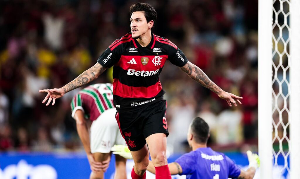 Flamengo vence Fluminense e Corinthians empata com o Palmeiras