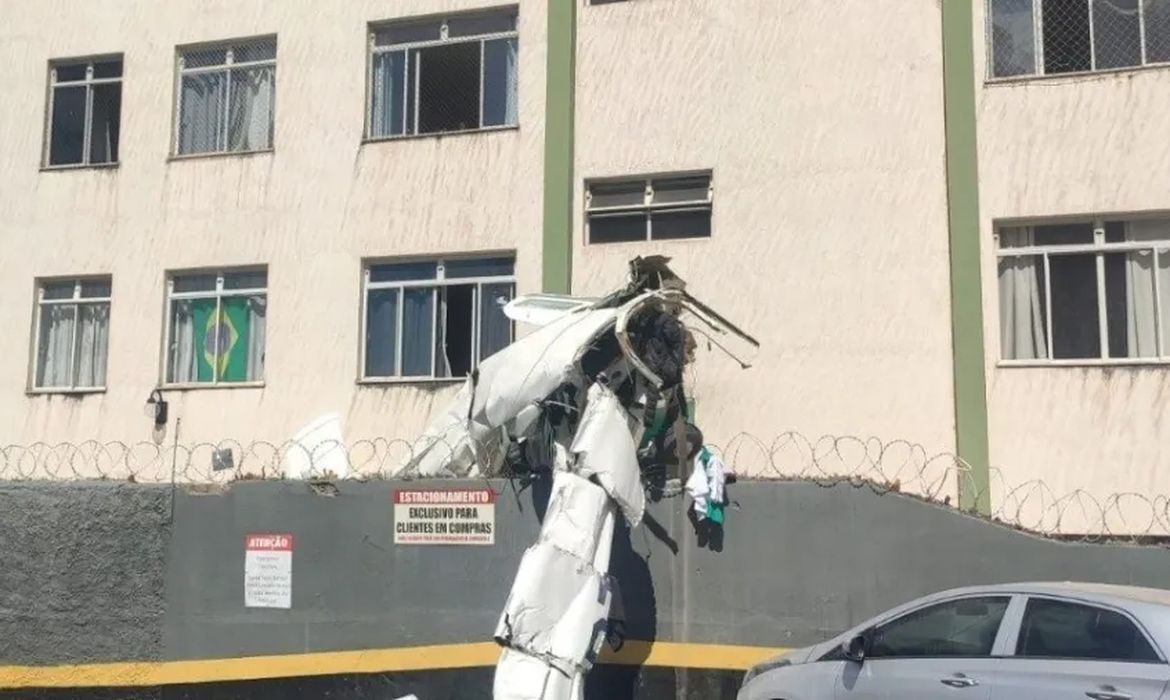 Avião