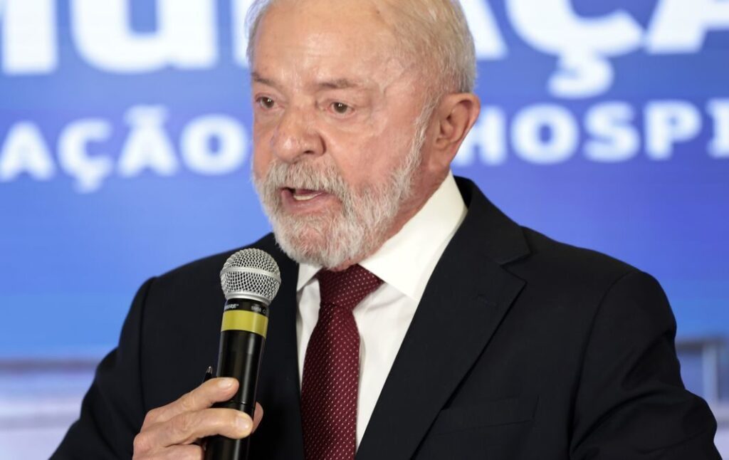 “O Brasil não cabe no quintal de ninguém”, diz Lula em discurso