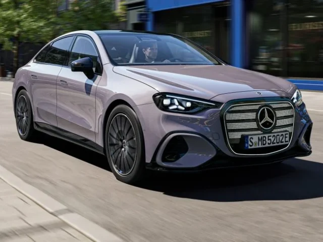 Mercedes-Benz Classe C ganha versão 100% elétrico ainda este ano