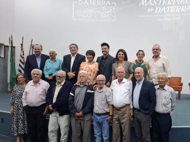 Daterra e a IAC apresentam bolsistas que produzem pesquisas sobre café