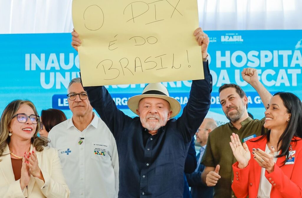 Lula responsabiliza clã Bolsonaro por ataque dos EUA ao Pix e taxação
