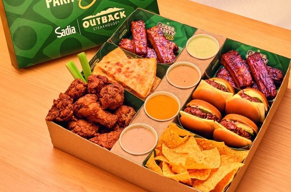 Outback leva clima de estádio para dentro de casa com box exclusivo