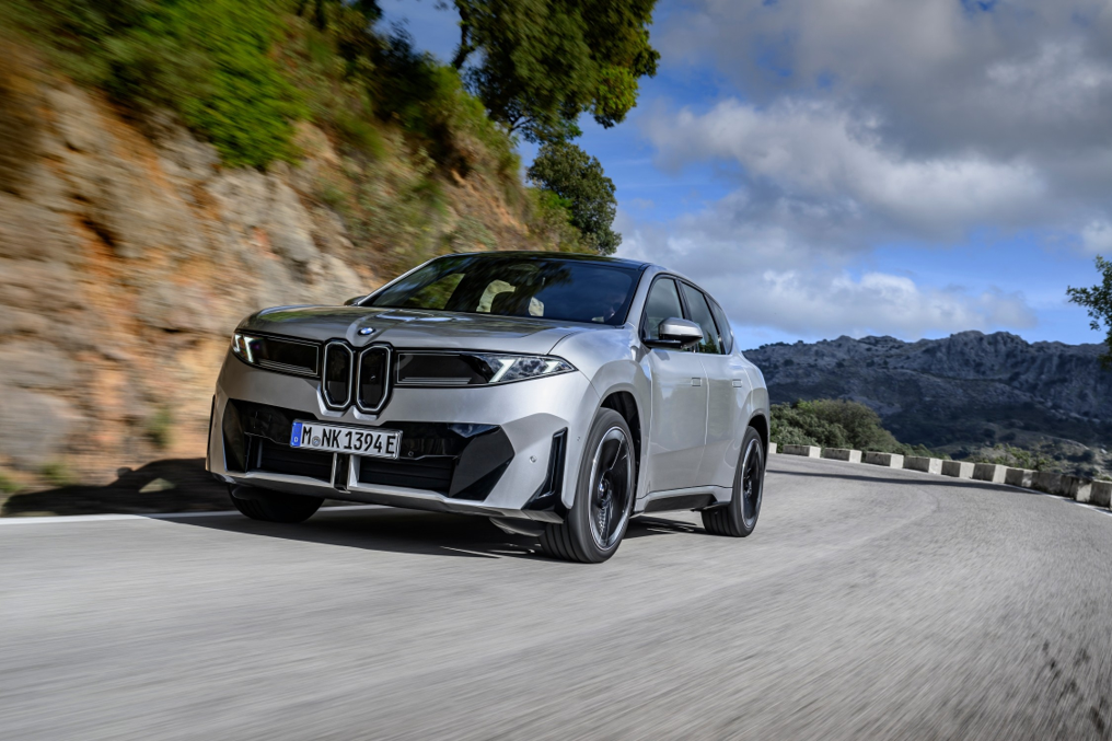 Nova BMW iX3 x Drive terá grande autonomia