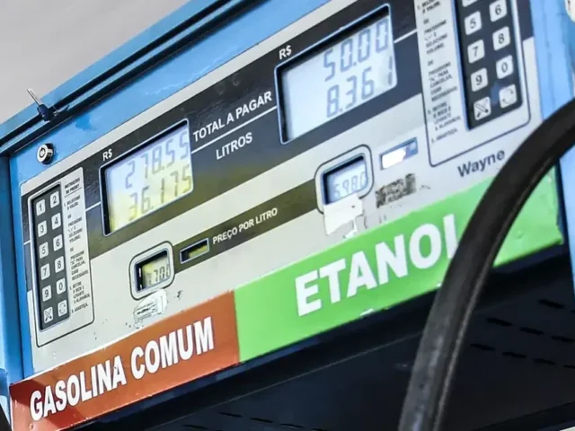 Conselho eleva de 30% para 32% teor de etanol na gasolina por 180 dias
