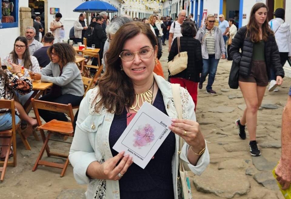 Escritora campineira lança livro sobre o universo feminino na Flip